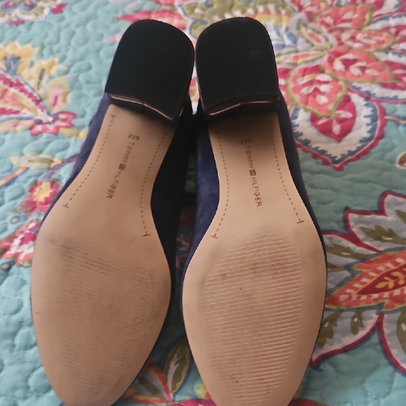 EUC Tommy Hilfiger Block Heels - Picture 6 of 8